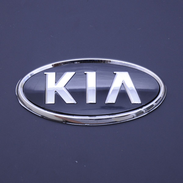 Емблема для Kia 130 x 65 мм 3М 3M скотч