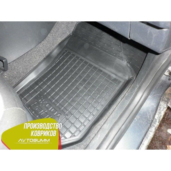 Автомобільні килимки в салоні Skoda Fabia 2 2007-2015 Avto-Gumm