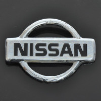 Эмблема для Nissan 140 x 100 мм / пластиковая / 2 пукли