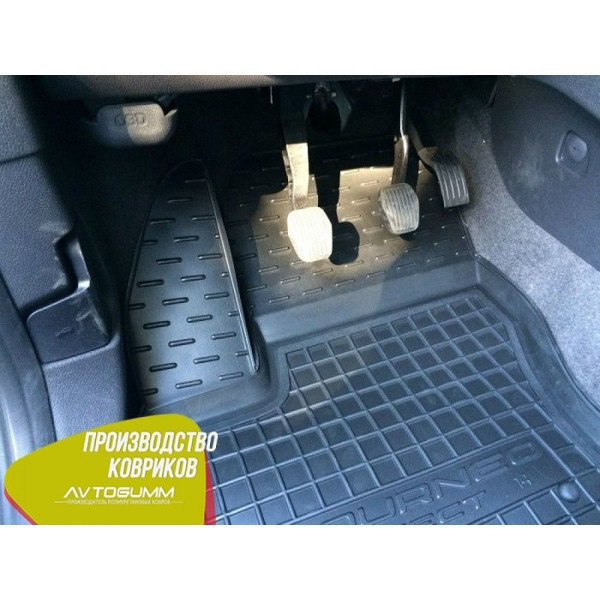 Автомобильные коврики в салон Ford Connect 2013- (короткая база) (Avto-Gumm)