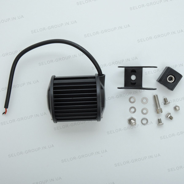 Дополнительная LED фара 18W (3W*6) 10-30V 95x75x60 mm Дальний Отражатель Черный
