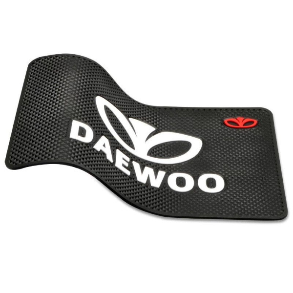 Антискользящий коврик торпеды с логотипом Daewoo