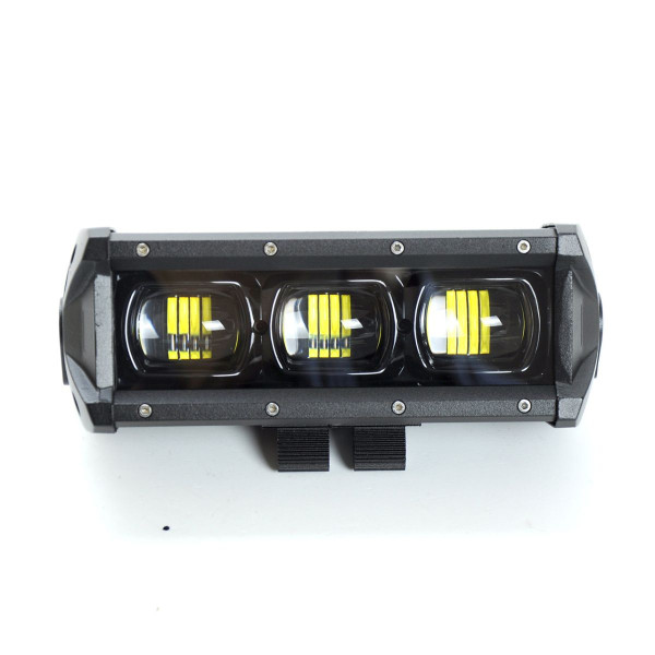 Фара-LED Балка 200*70*75mm 30W (10W*3) 10-30V Ближний/Линза/Black Line/6D Серия (1шт) 4066