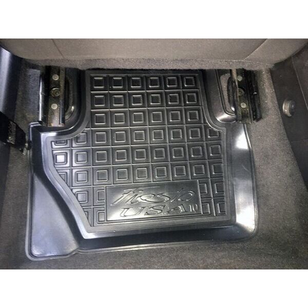 Автомобільні килимки в салон Ford Fiesta USA 2010- (Avto-Gumm)