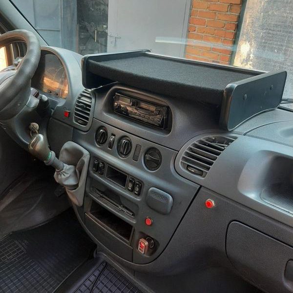 Столик на торпеду Mercedes Sprinter CDI 2000-2006 с логотипом