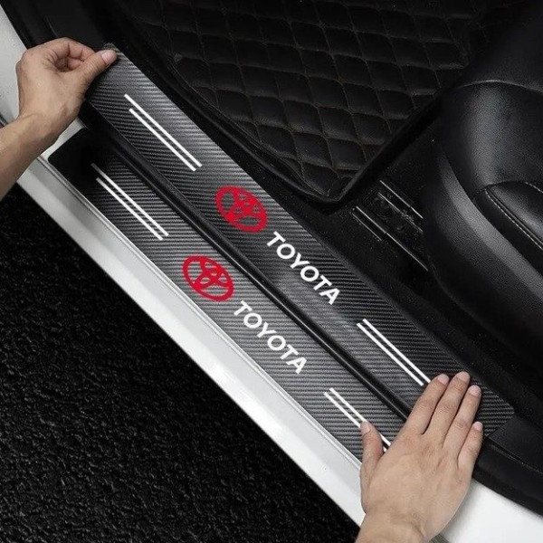 Защитная пленка накладка на пороги для Toyota Черный Карбон 4 шт