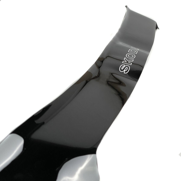 Дефлектор капоту мухобійка Skoda Octavia A5 2004-2013 (Коротка) Voron Glass