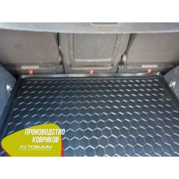 Автомобільний килимок в багажник Volkswagen Touran 2003- / Гумовий (Avto-Gumm)