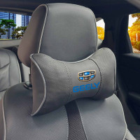 Подушка на підголівник з логотипом Geely Екошкіра 3D Кольоровий лого Чорна-Сірий кант 1 шт