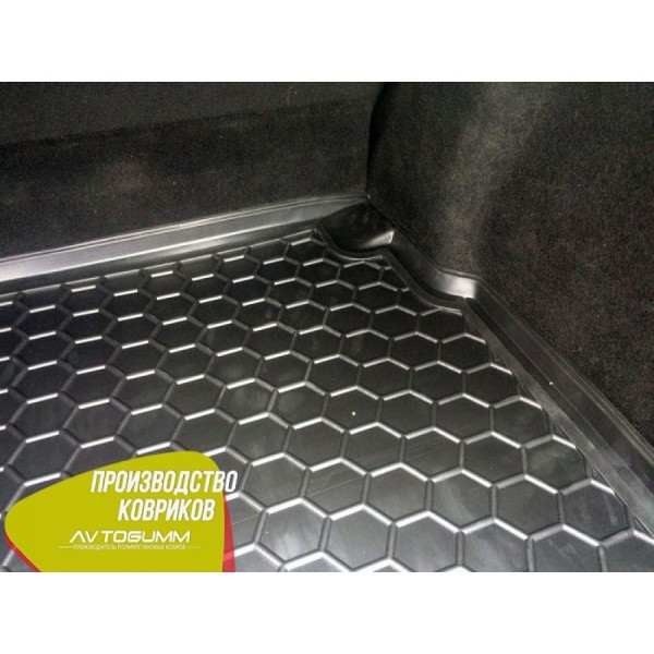 Автомобильный коврик в багажник Renault Megane 3 2009- Universal без ушей / Резино - пластик