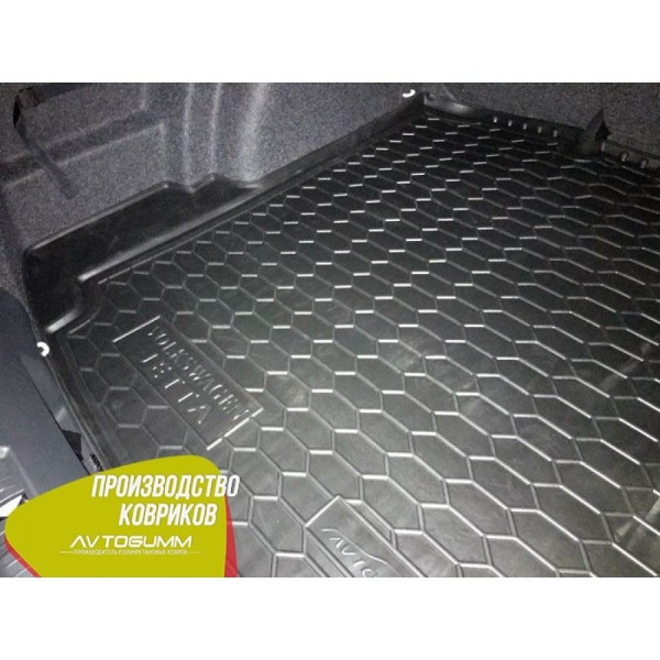 Автомобільний коврик у багажник Volkswagen Jetta 2011- Гумо - пластик бортик 3-5 см (Avto-Gumm)