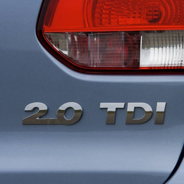 Эмблема надпись 2.0 TDI Passat 2015-2019 Скотч (3G0853675A 2ZZ)