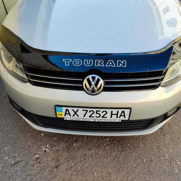 Дефлектор капота мухобійка Volkswagen Touran II 2010-2015 Voron Glass