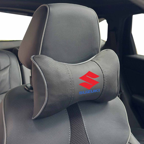 Подушка на подголовник с логотипом Suzuki Экокожа 3D Цветной лого Черная-Серый кант 1 шт