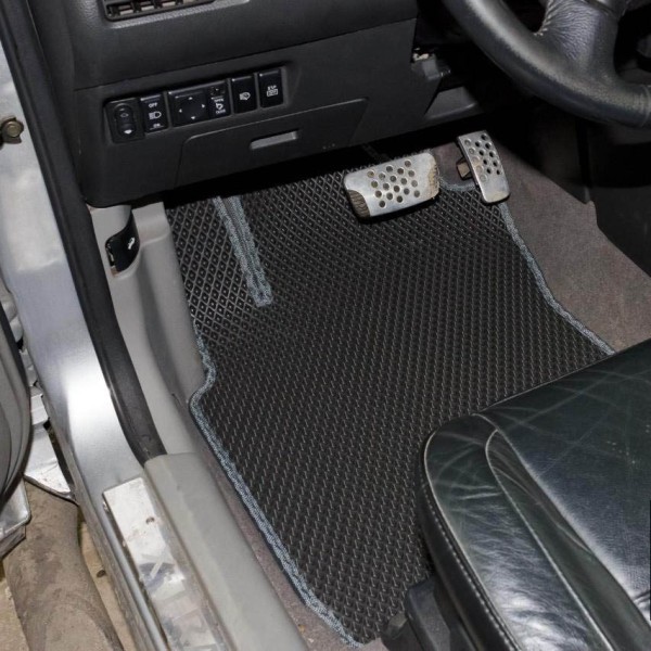 Коврики в салон EVA для Nissan X-Trail (Т-30) 2001-2007 с подпятником Черные 5 шт