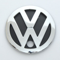 Емблема для Volkswagen Bora 1999-2004 зад скотч пластикова скотч опукла 90 мм (1J5 853 601C)