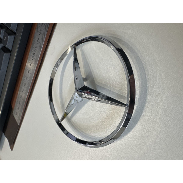 Емблема для Mercedes 85 мм Пластикова 3 пуклі Вигнута (A 639 758 0058 7F24)