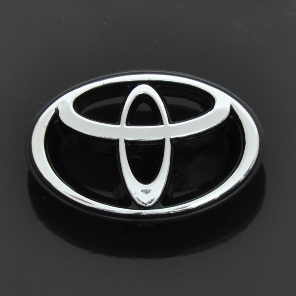 Емблема для Toyotа 60 x 88 x 28 мм / пластикова / 3 клямки (мала) Corolla перед гратами (Туреччина)