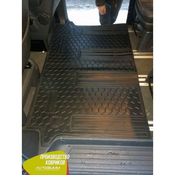 Автомобільні килимки в салон Volkswagen T5 Multivan 2010- (2-й ряд) (Avto-Gumm)