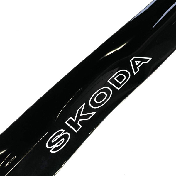 Дефлектор капоту мухобійка Skoda Octavia Tour 1997-2012 Voron Glass (MS10396)