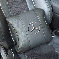 Подушка на підголівник з логотипом Mercedes-Benz Екошкіра 3D Кольоровий лого Чорний-Чорий кант 1 шт