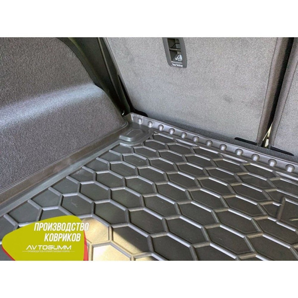 Автомобільний килимок в багажник Audi Q7 2016- / Гумовий (Avto-Gumm)