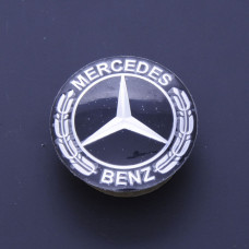 Эмблема для Mercedes 52 мм пластиковая скотч на капот