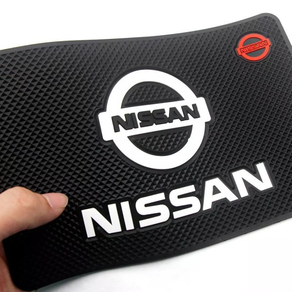 Антискользящий коврик торпеды с логотипом Nissan