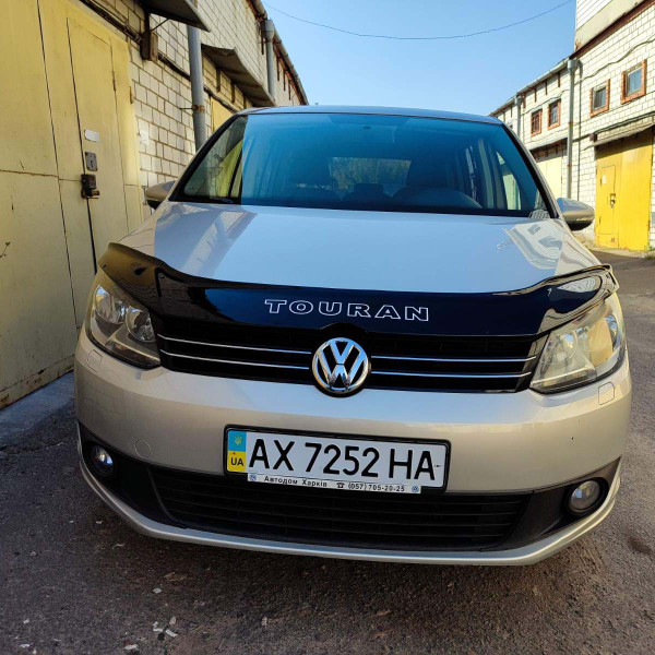 Дефлектор капота мухобійка Volkswagen Touran II 2010-2015 Voron Glass