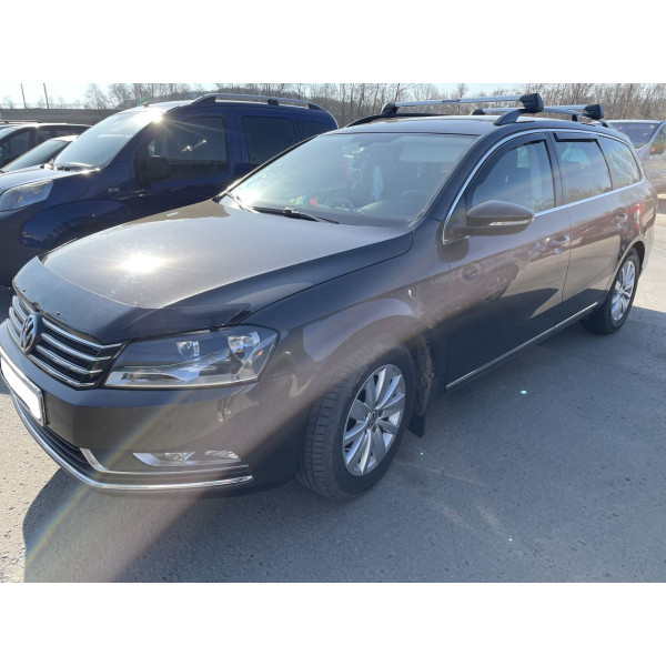Дефлектор капоту мухобійка Volkswagen Passat B7 2011-2015 (FH-VW43)