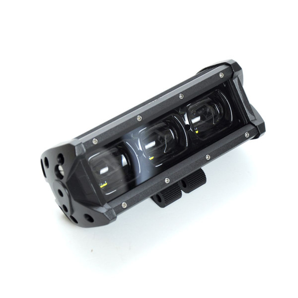 Фара-LED Балка 200*70*75mm 30W (10W*3) 10-30V Ближний/Линза/Black Line/6D Серия (1шт) 4066