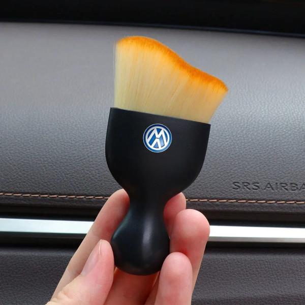 Щетка с логотипом Volkswagen №2 для чистки салона автомобиля