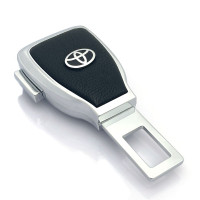Заглушка переходник ремня безопасности с логотипом Toyota 1 шт