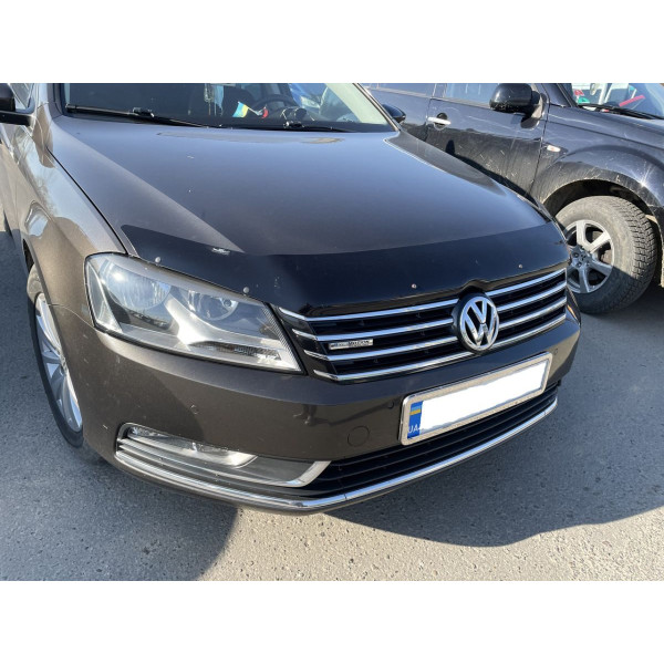 Дефлектор капоту мухобійка Volkswagen Passat B7 2011-2015 (FH-VW43)