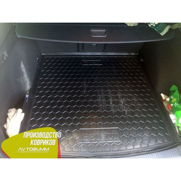 Автомобільний килимок в багажник Volkswagen Golf 7 2013 - Універсальний / Гумовий (Avto-Gumm)