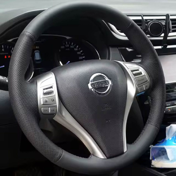 Чехол Оплетка Руля для Nissan Qashqai / X-Trail 2013-2018 Кожа (Модельная Выкройка)