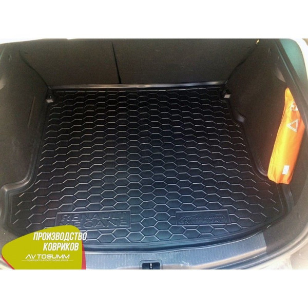 Автомобильный коврик в багажник Renault Megane 3 2009- Universal с ушами / Резиновый (Avto-Gumm)