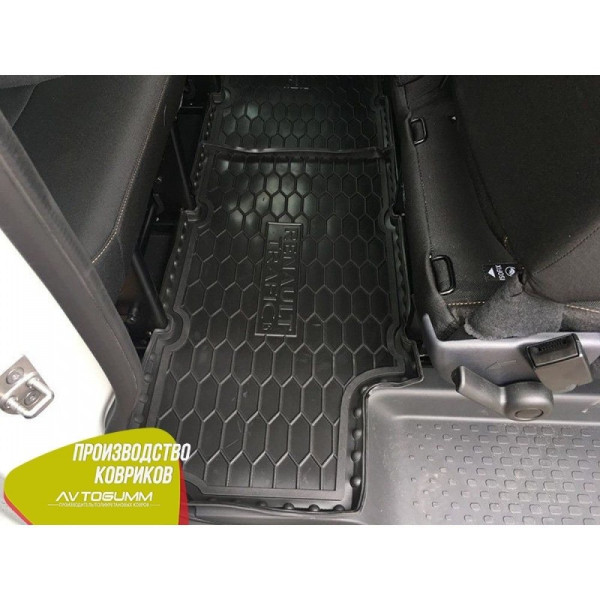 Автомобільні килимки в салон Renault Trafic 3 16-/Opel Vivaro 15- (3-й ряд) (Avto-Gumm)