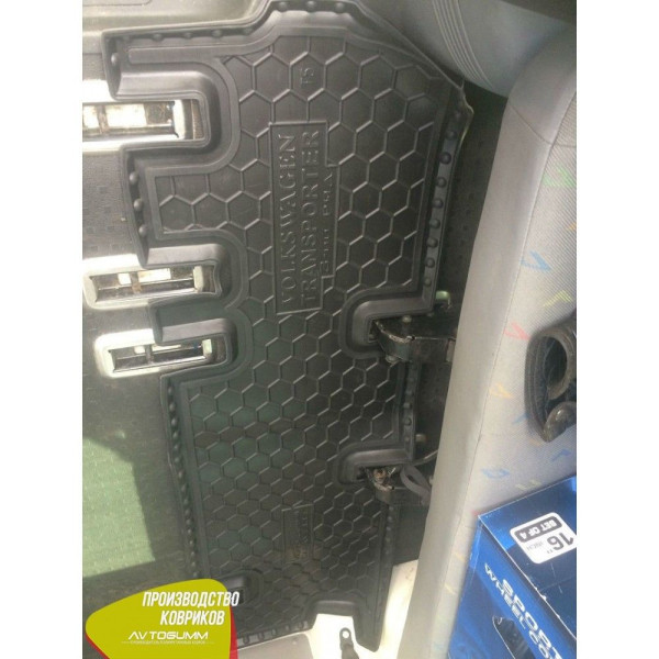 Автомобільні килимки в салон Volkswagen T5 Caravelle 2010- (3-й ряд) без пічки (Avto-Gumm)