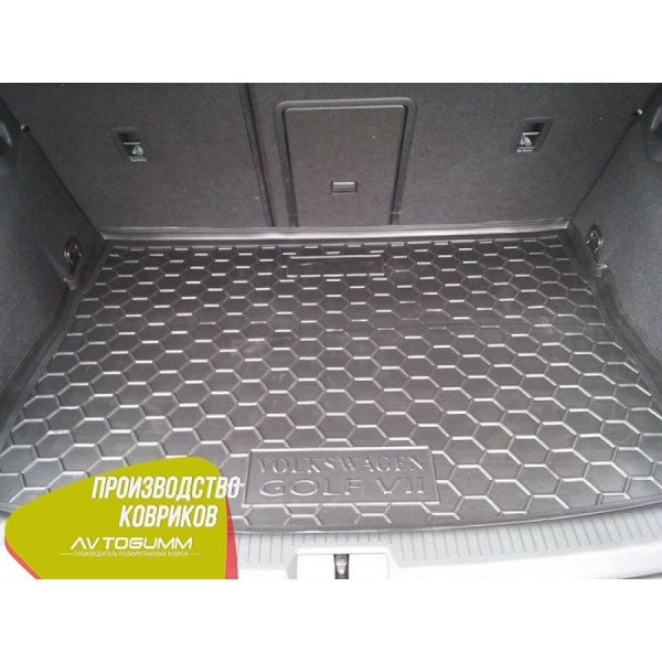Автомобильный коврик в багажник Volkswagen Golf 7 2013- Hatchback / Резиновый (Avto-Gumm)
