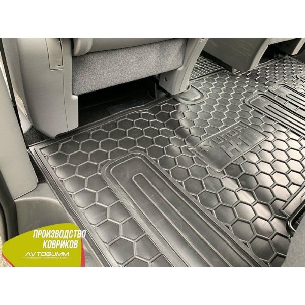 Автомобільні килимки в салон Hyundai H1 2007- (2-й ряд) (Avto-Gumm)