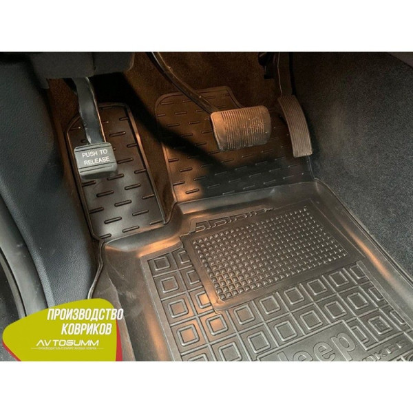 Автомобильные коврики в салон Jeep Grand Cherokee (WK2) 2010- (Avto-Gumm)