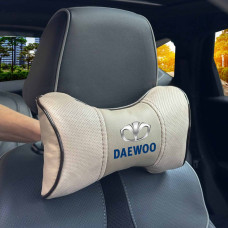 Подушка на подголовник с логотипом Daewoo Экокожа 3D Цветной лого Бежевая-Коричневый кант 1 шт