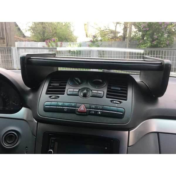 Столик на торпеду Mercedes Vito 2003-2015 W639 с логотипом