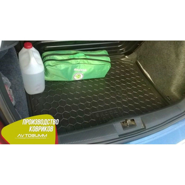 Автомобильный коврик в багажник Skoda Fabia 2 2007- Hatchback / Резино - пластик