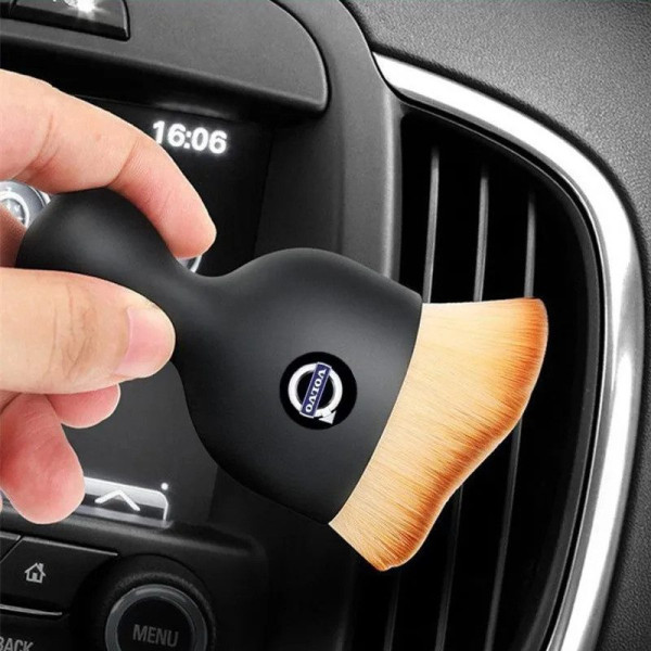 Щетка с логотипом Volvo для чистки салона автомобиля