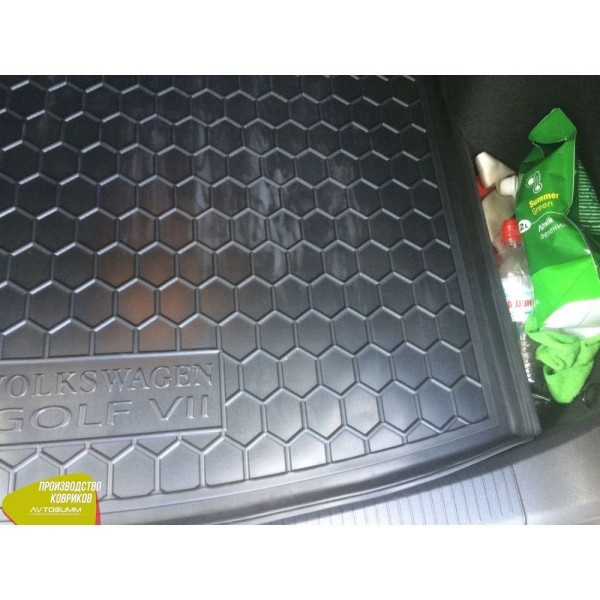 Автомобільний килимок в багажник Volkswagen Golf 7 2013 - Універсальний / Гумовий (Avto-Gumm)