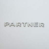 Емблема напис Partner роздільна наися скотч 1998-2004