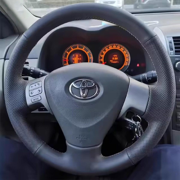 Чехол Оплетка Руля для Toyota Corolla 2006-2012 Кожа (Модельная Выкройка)