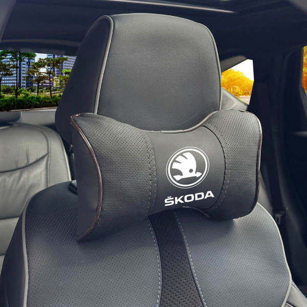 Подушка на підголовник з логотипом Skoda Екошкіра 3D Кольоровий лого Чорний-Коричневий кант 1 шт